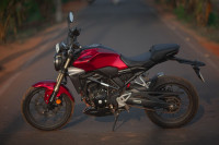 Pearl Spartan Red Honda CB300R