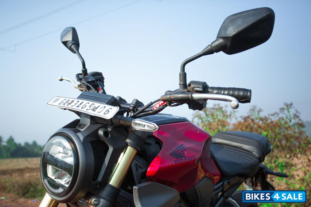 Pearl Spartan Red Honda CB300R