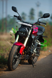 Pearl Spartan Red Honda CB300R