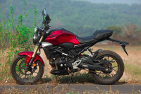 Pearl Spartan Red Honda CB300R