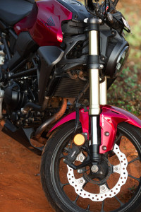 Pearl Spartan Red Honda CB300R