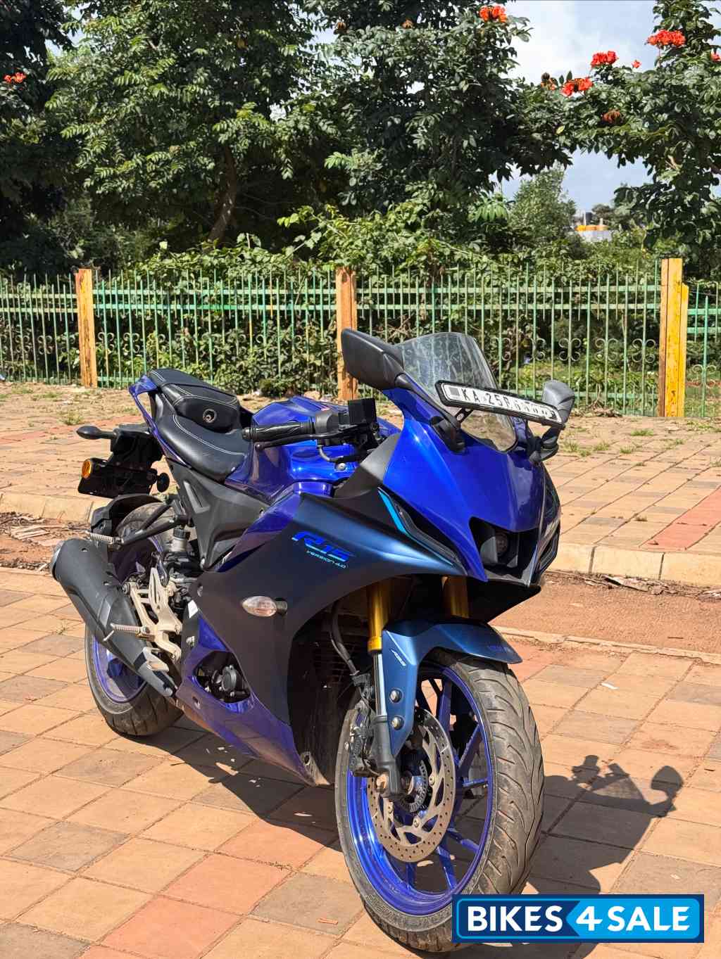 Racing Blue Yamaha R15 V4