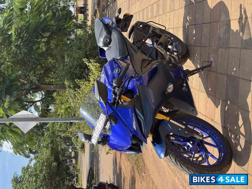 Racing Blue Yamaha R15 V4