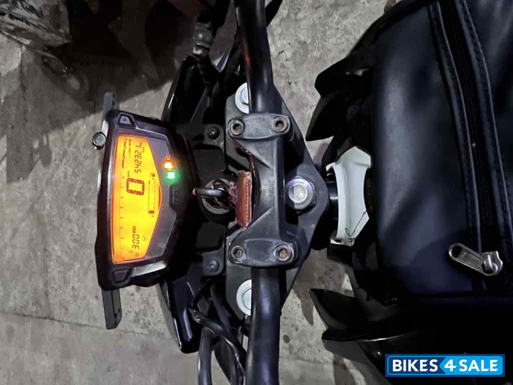 Black TVS Apache RTR 160 4V