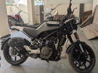 Husqvarna Svartpilen 250