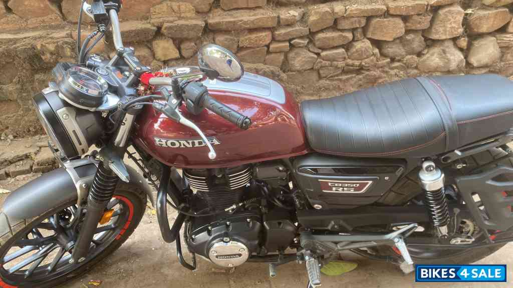 Maroon Honda CB350RS