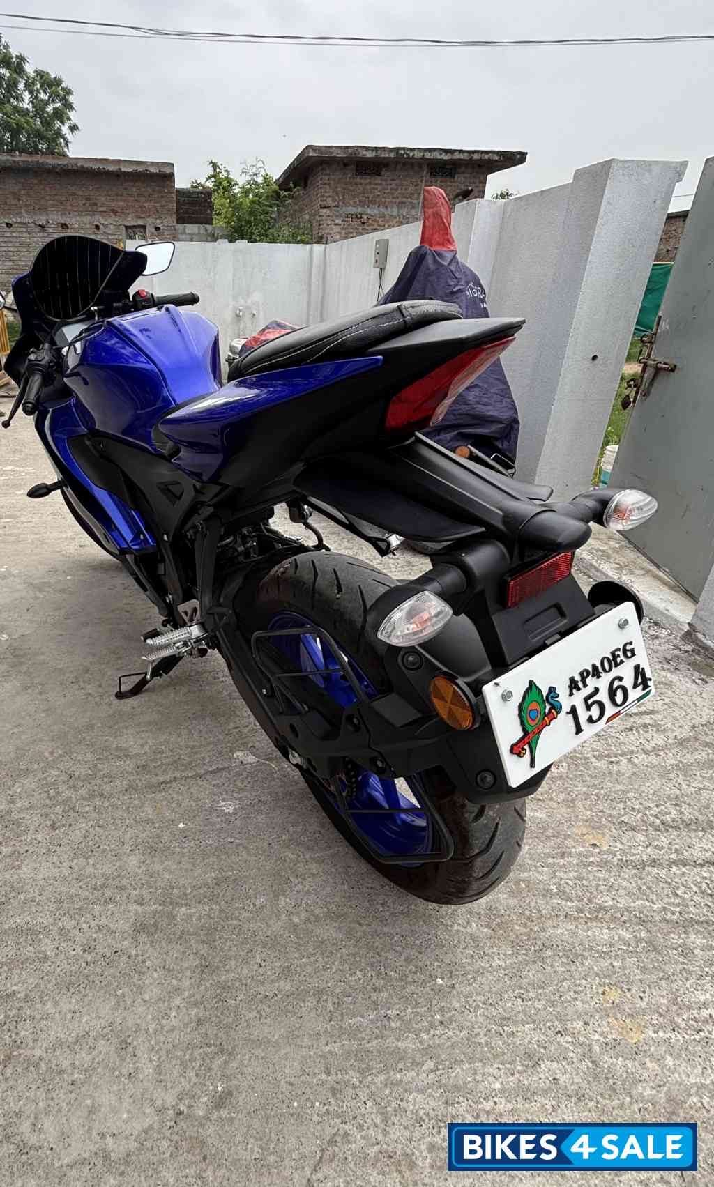 Racing Blue Yamaha R15 V4