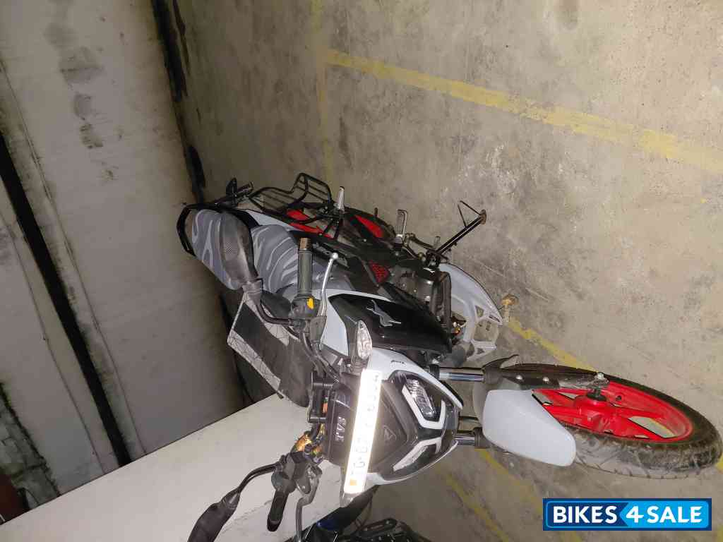 Gray TVS Raider iGO Gray TVS Raider iGO