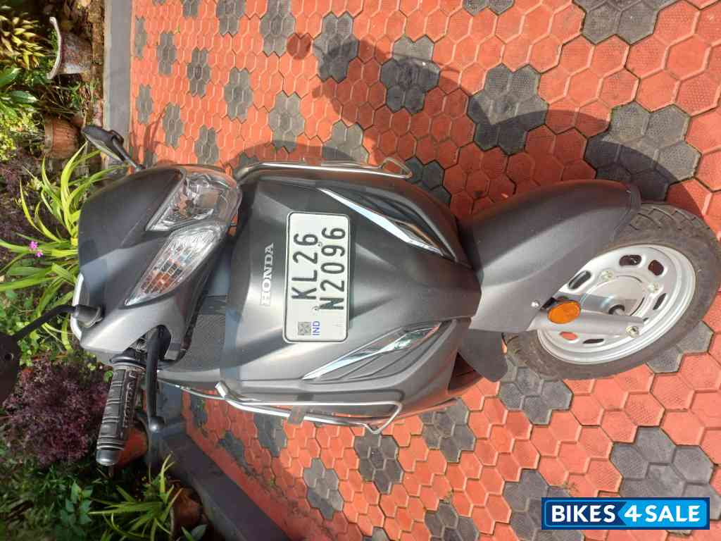Black Metallic Honda Activa 6G Std