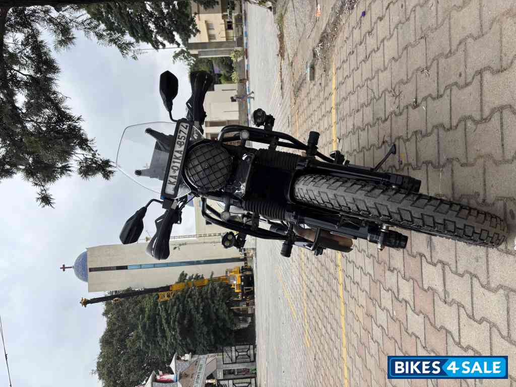 Whiteout Yezdi Adventure Gloss 2024