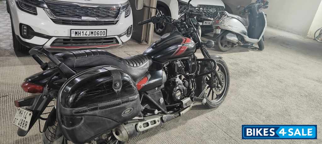 Bajaj Avenger Street 220