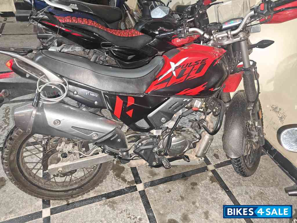 Red Hero Xpulse 200 4V 2023 Edition