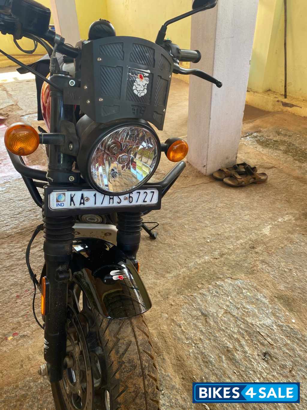 Dapper Red And Black Royal Enfield Hunter 350 Metro