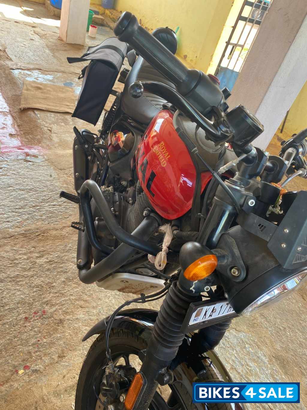 Dapper Red And Black Royal Enfield Hunter 350 Metro