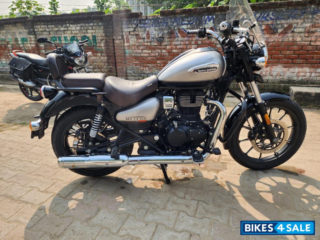 Royal Enfield Meteor 350 Supernova Royal Enfield Meteor 350 Supernova