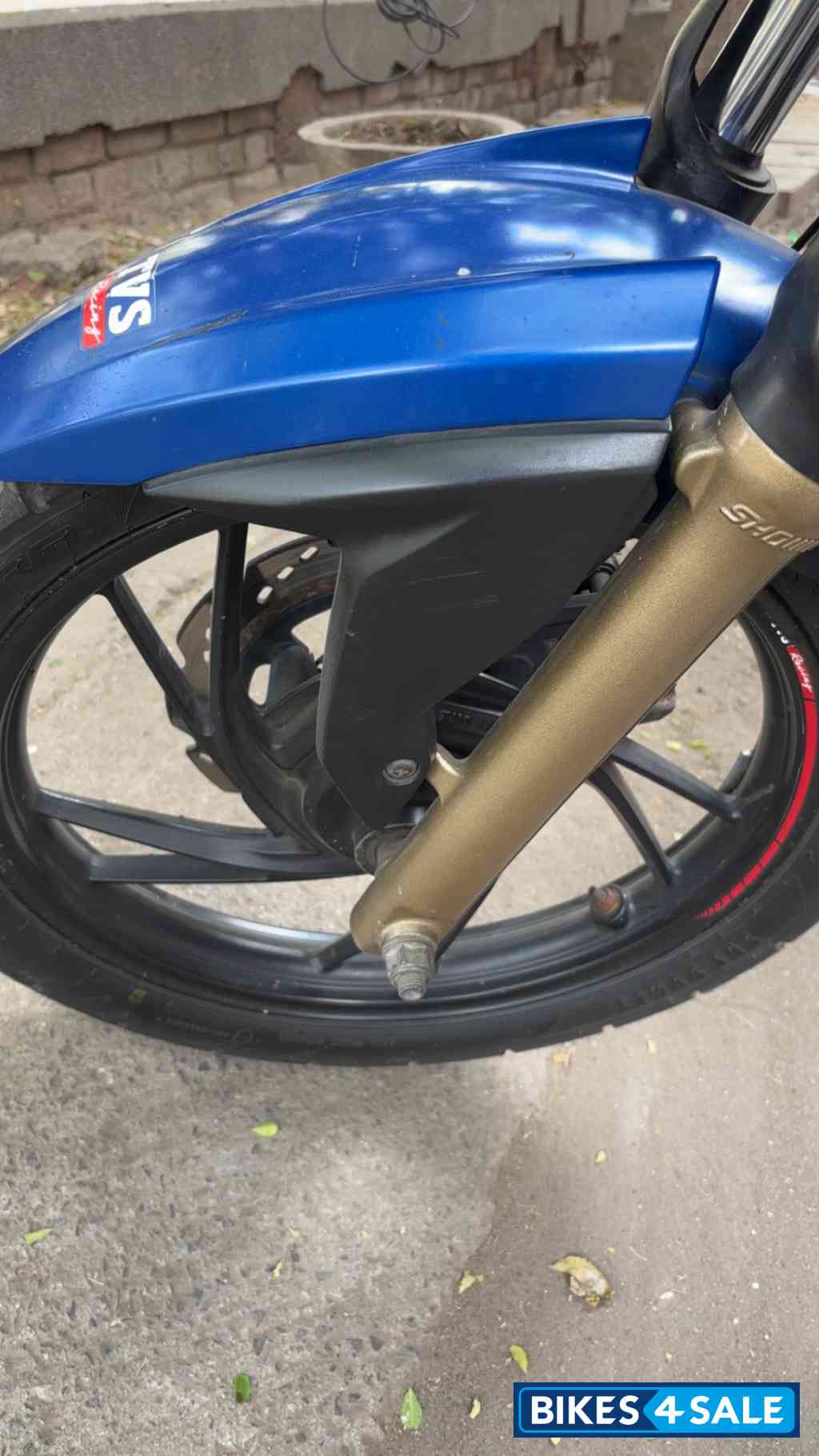Blue TVS Apache RTR 200 4V