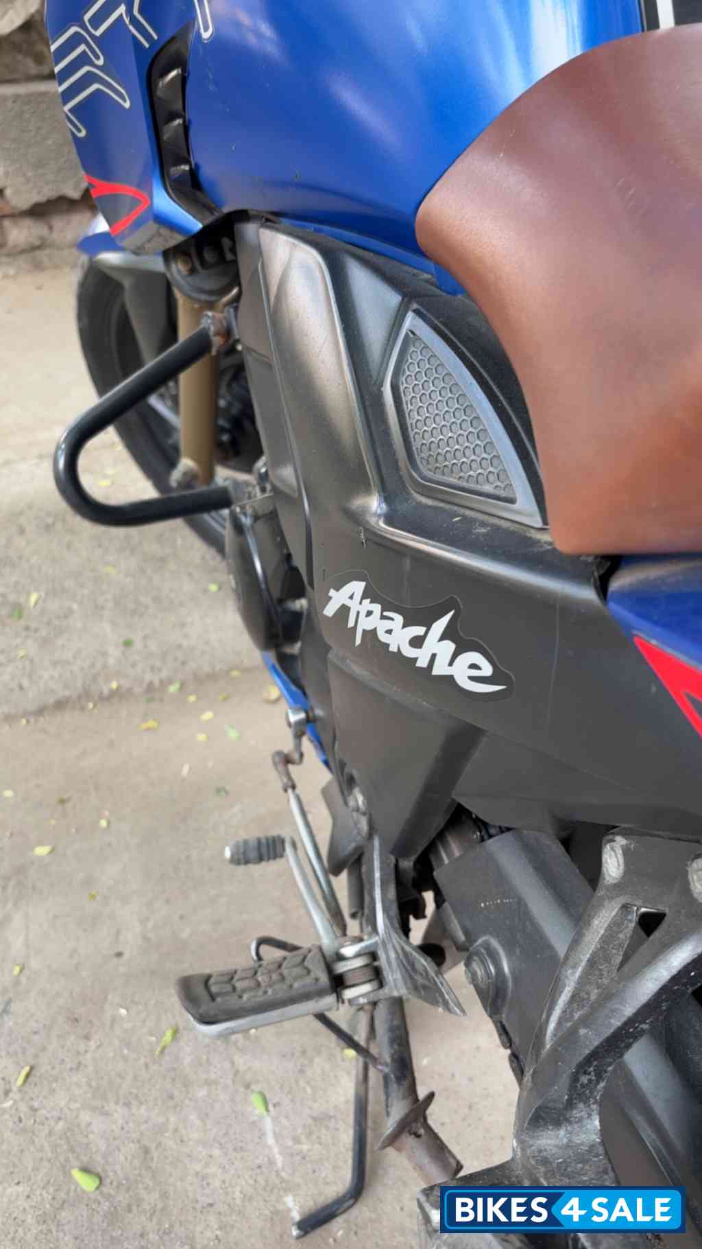 Blue TVS Apache RTR 200 4V