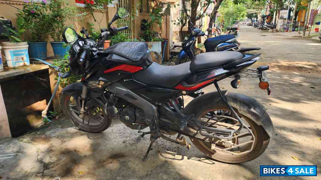 Bajaj Pulsar NS 160 BS6