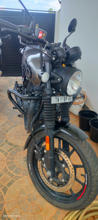 Royal Enfield Hunter 350 Metro