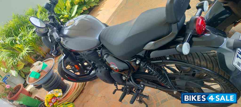 Royal Enfield Hunter 350 Metro