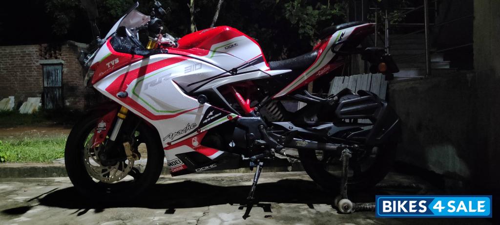 Red TVS Apache RR 310