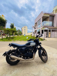 Mean Green Yezdi Scrambler Dual Tone