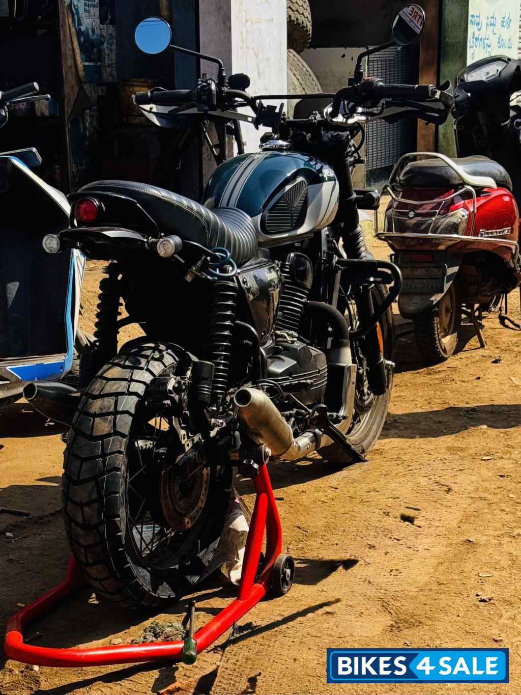 Mean Green Yezdi Scrambler Dual Tone