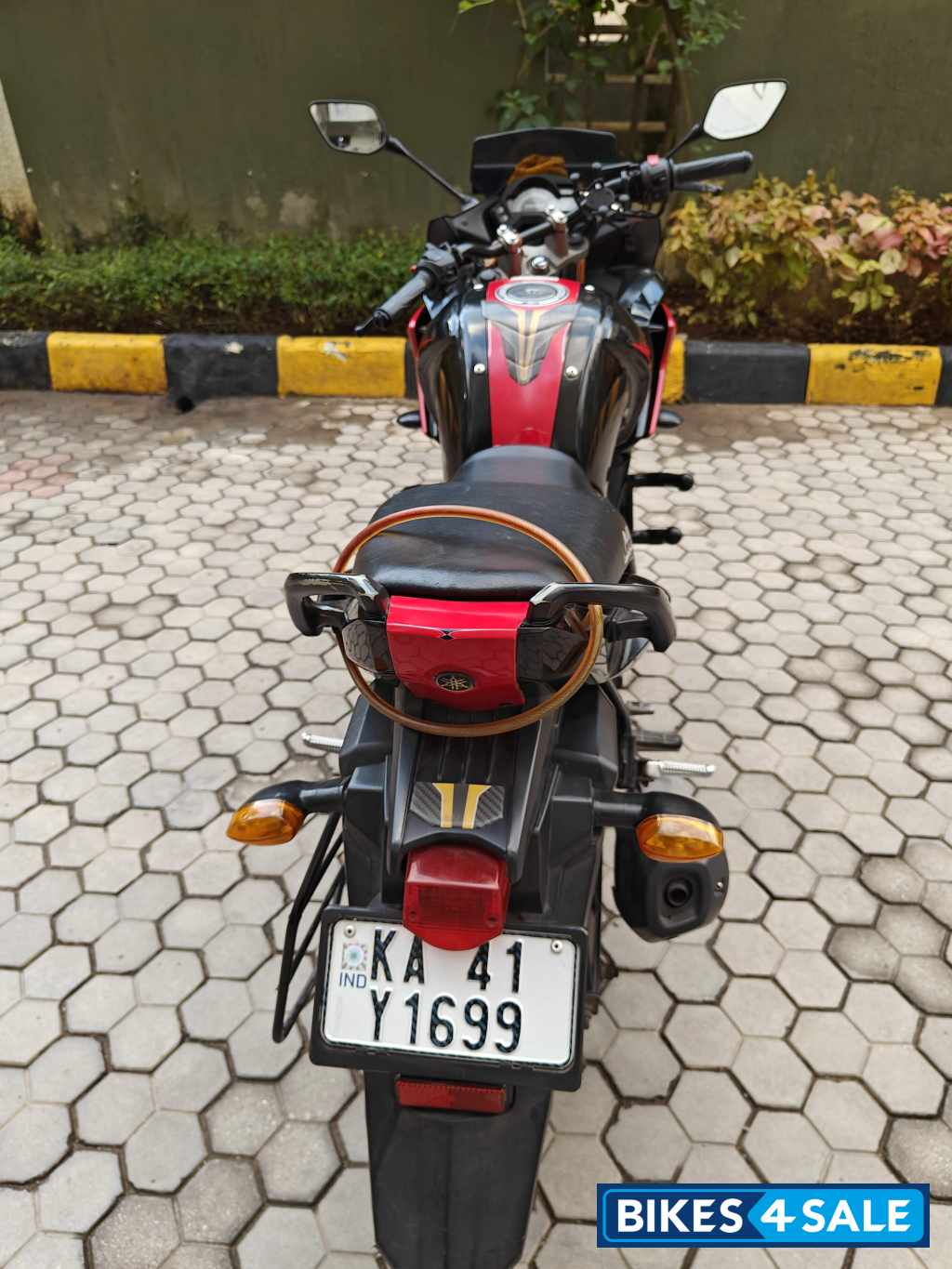 Red Yamaha Fazer FZ16ST