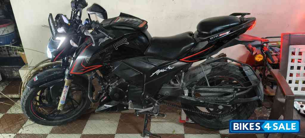 TVS Apache RTR 200 4V