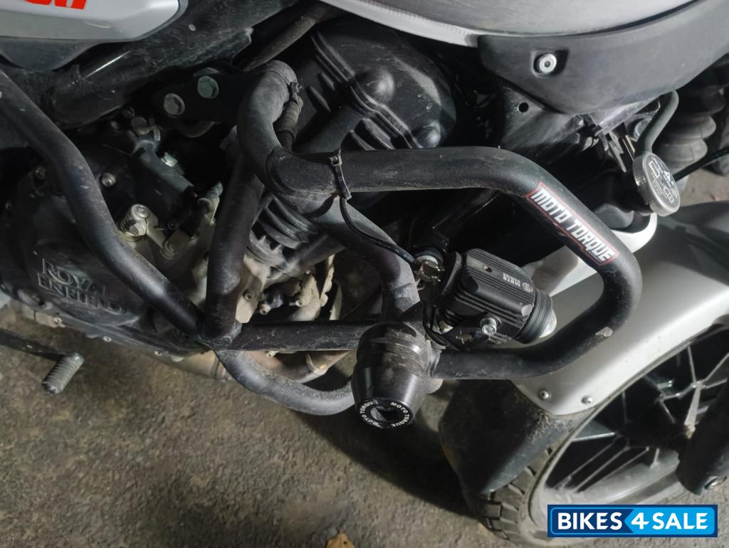 Smoke Silver Royal Enfield Guerrilla 450 Dash