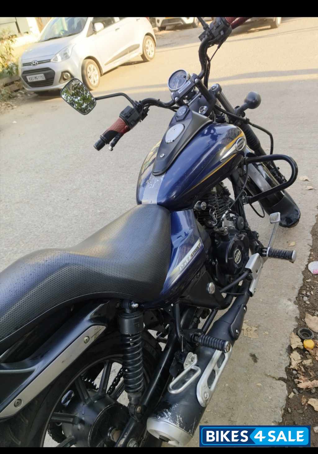Blue Bajaj Avenger Street 150