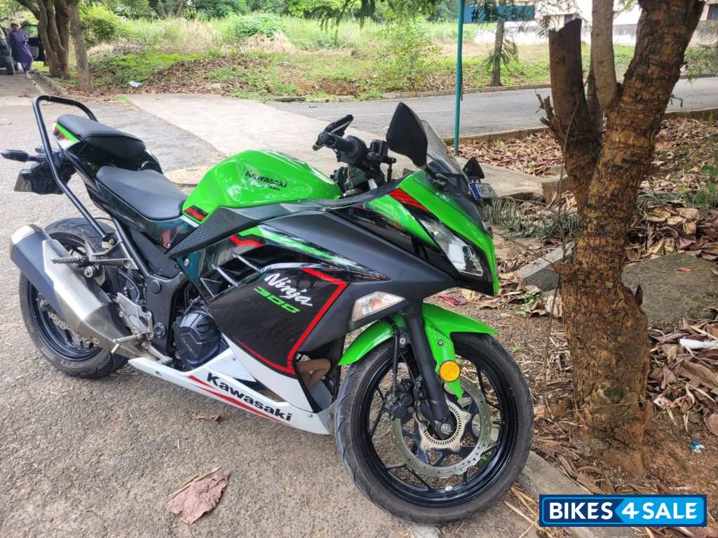 Kawasaki Ninja 300 BS6