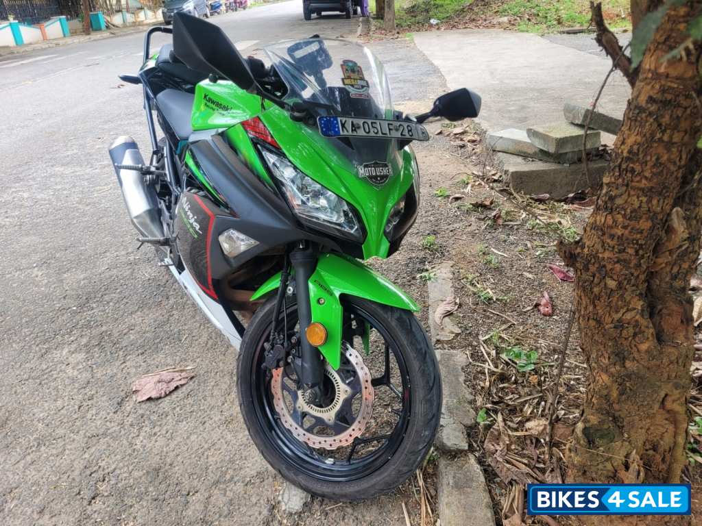 Kawasaki Ninja 300 BS6