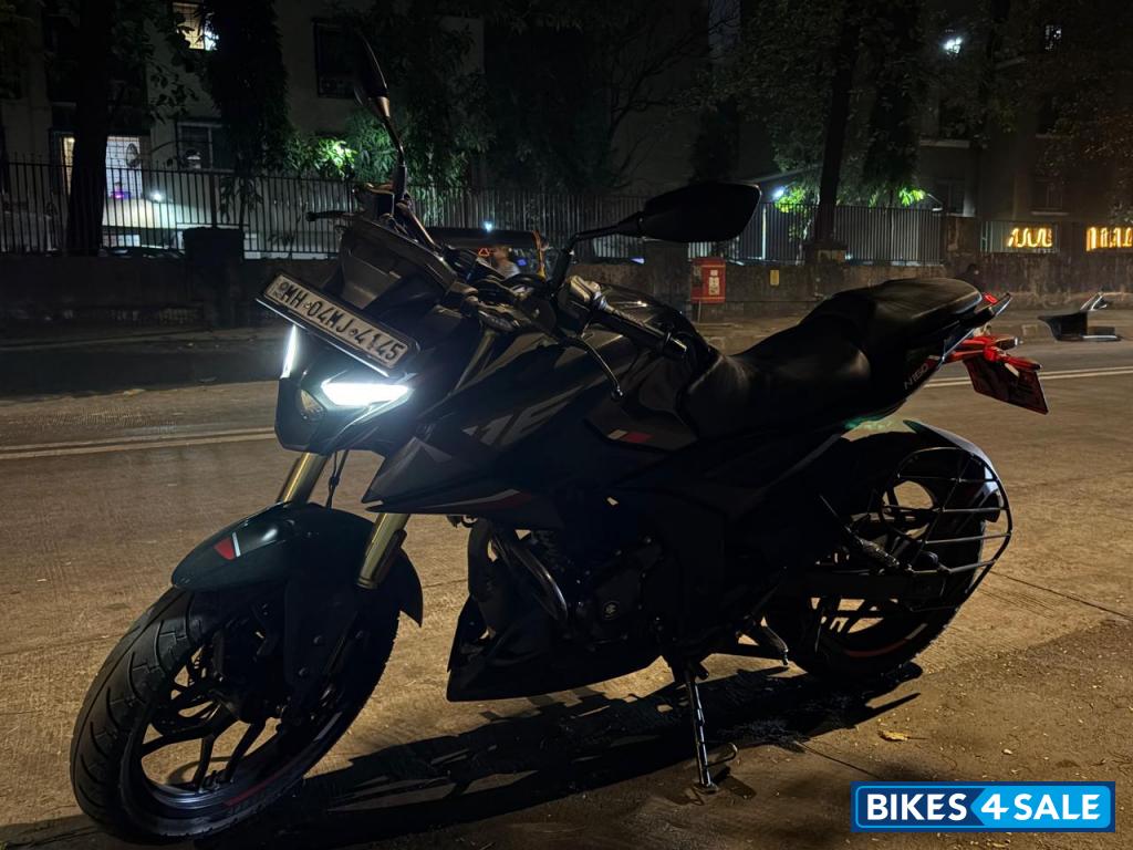 Black Bajaj Pulsar N160 Dual Channel ABS