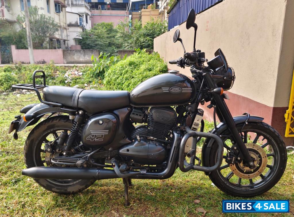 Black Jawa forty two