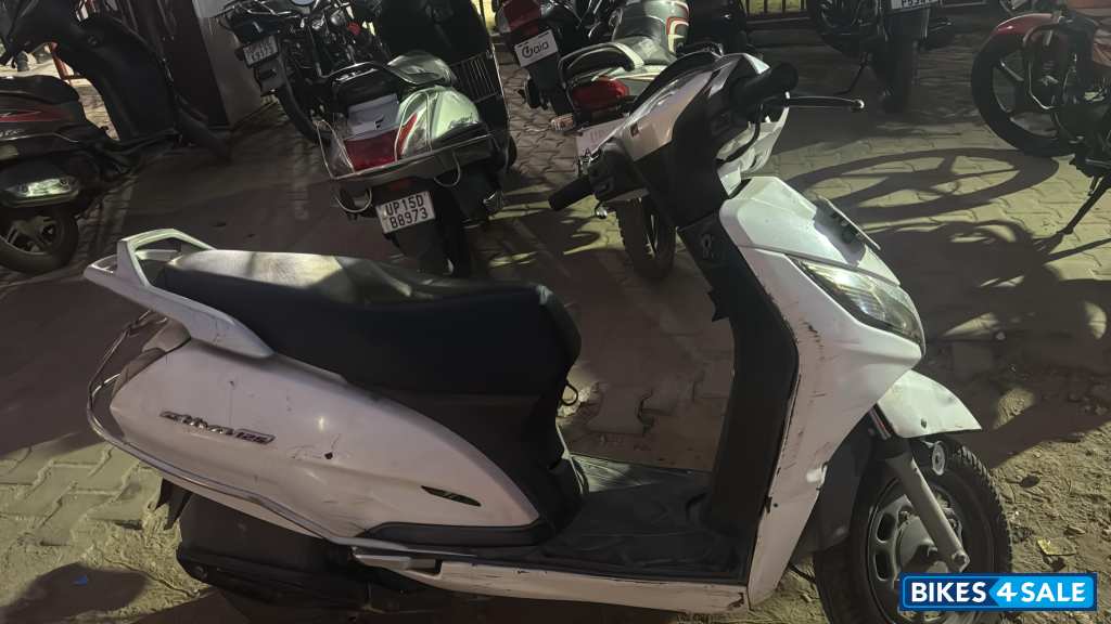 White Honda Activa 125