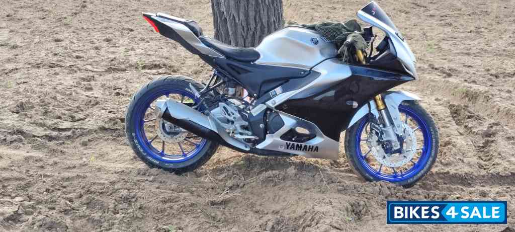 Yamaha R15M