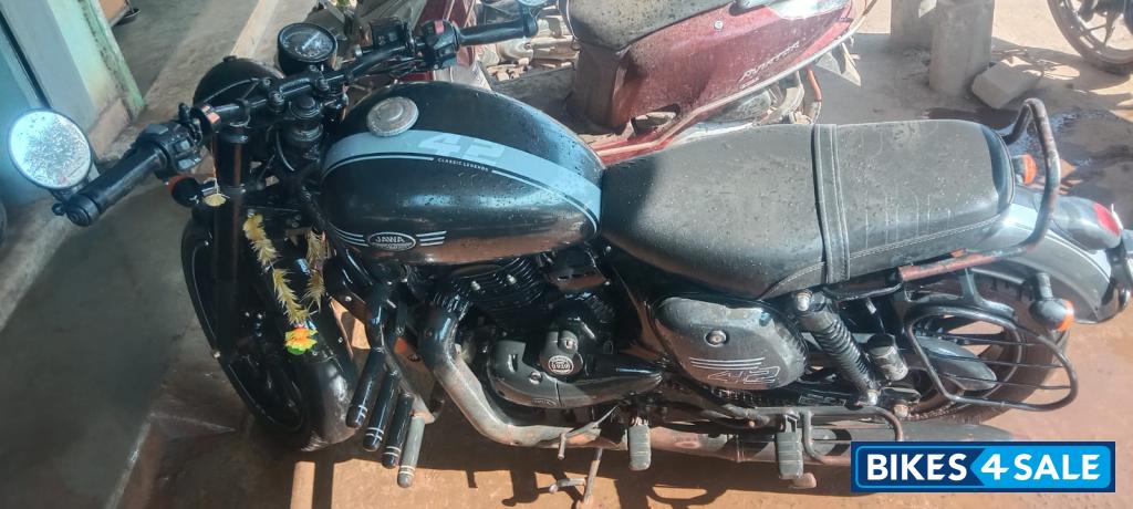 Jawa 42 Dual Tone