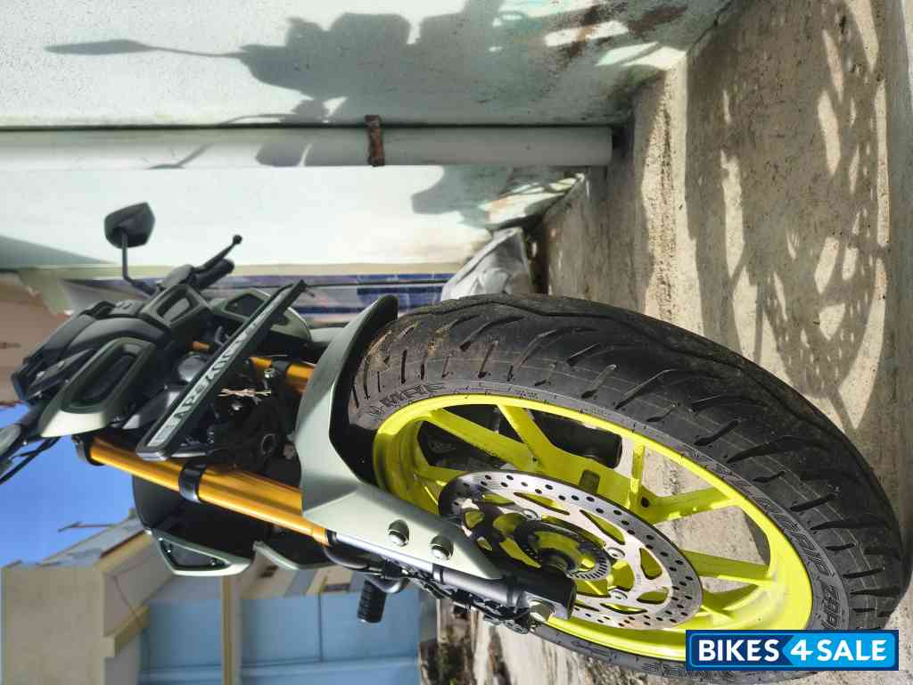 Dark Grey Leaf Green Yamaha MT-15 Ver 2.0