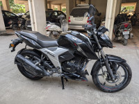 Black TVS Apache RTR 160 4V BS6