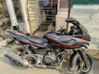 Bajaj Pulsar 220F