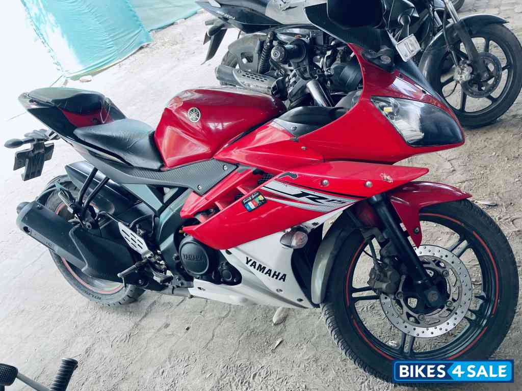 Sunset Red Yamaha YZF R15 V2
