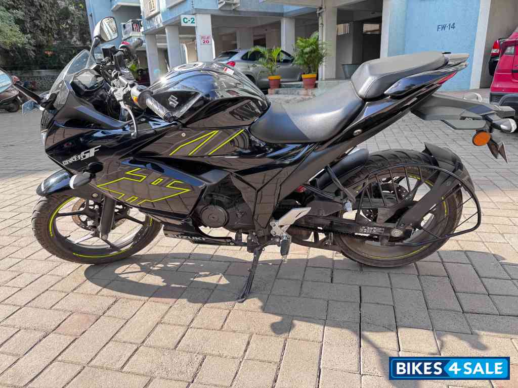 Suzuki Gixxer SF