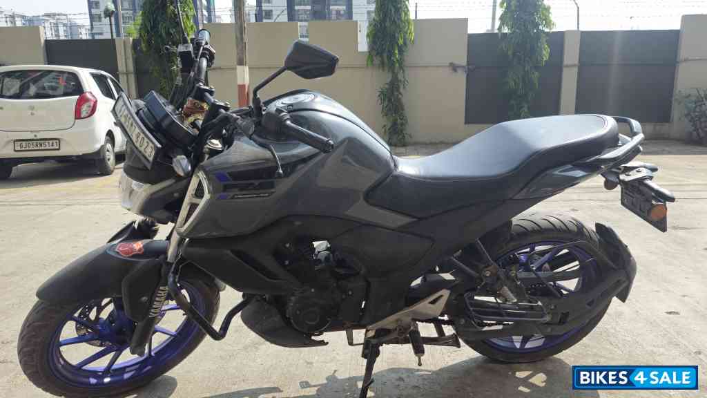 Pastel Dark Gray Yamaha FZ-S FI Ver 4.0