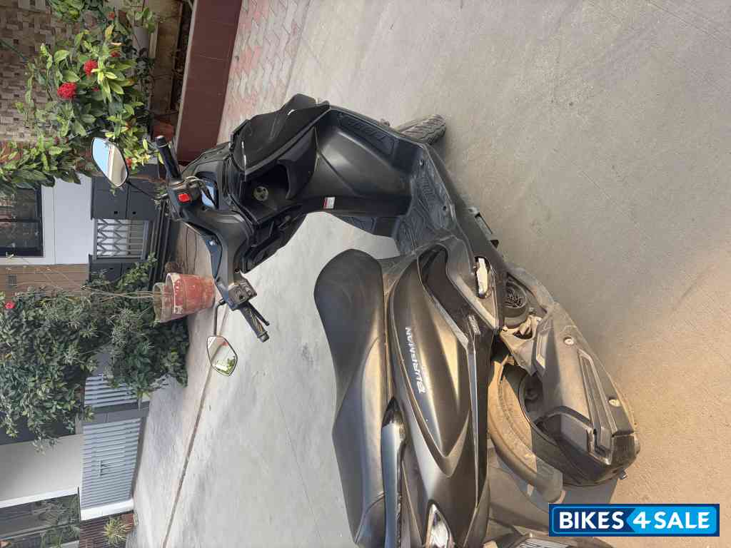 Black Suzuki Burgman Street Black Suzuki Burgman Street