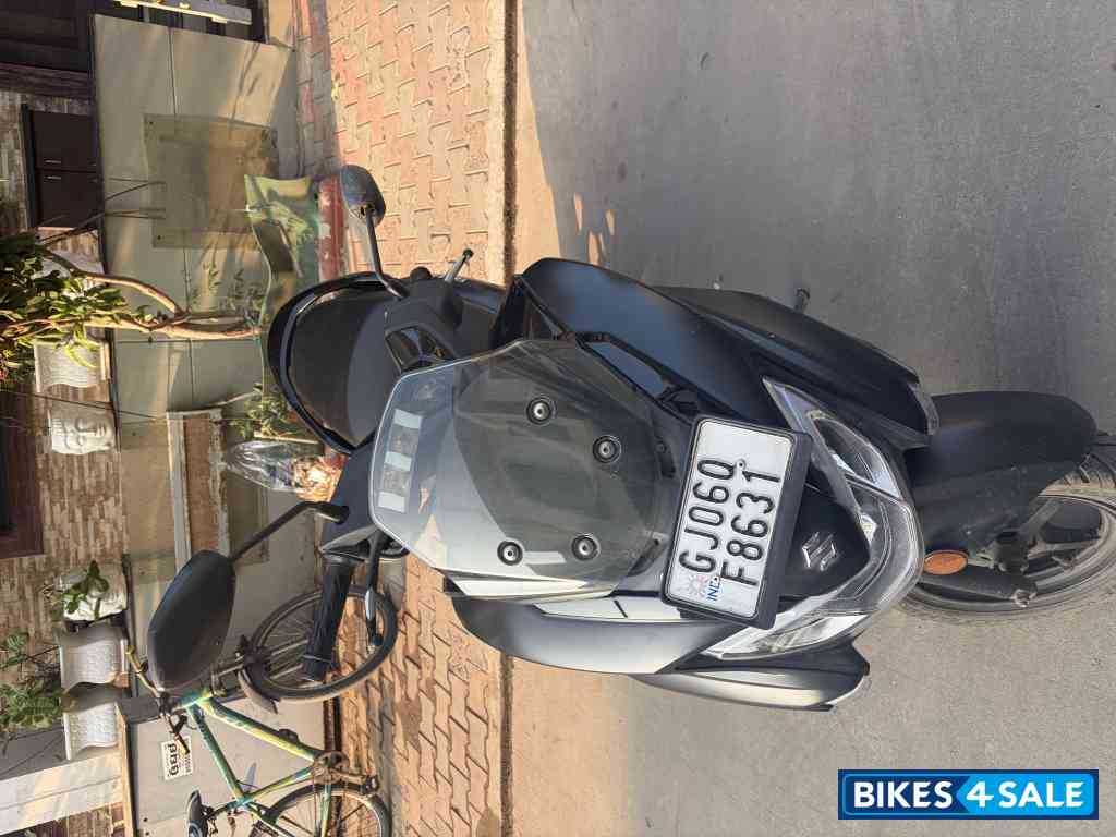 Black Suzuki Burgman Street Black Suzuki Burgman Street