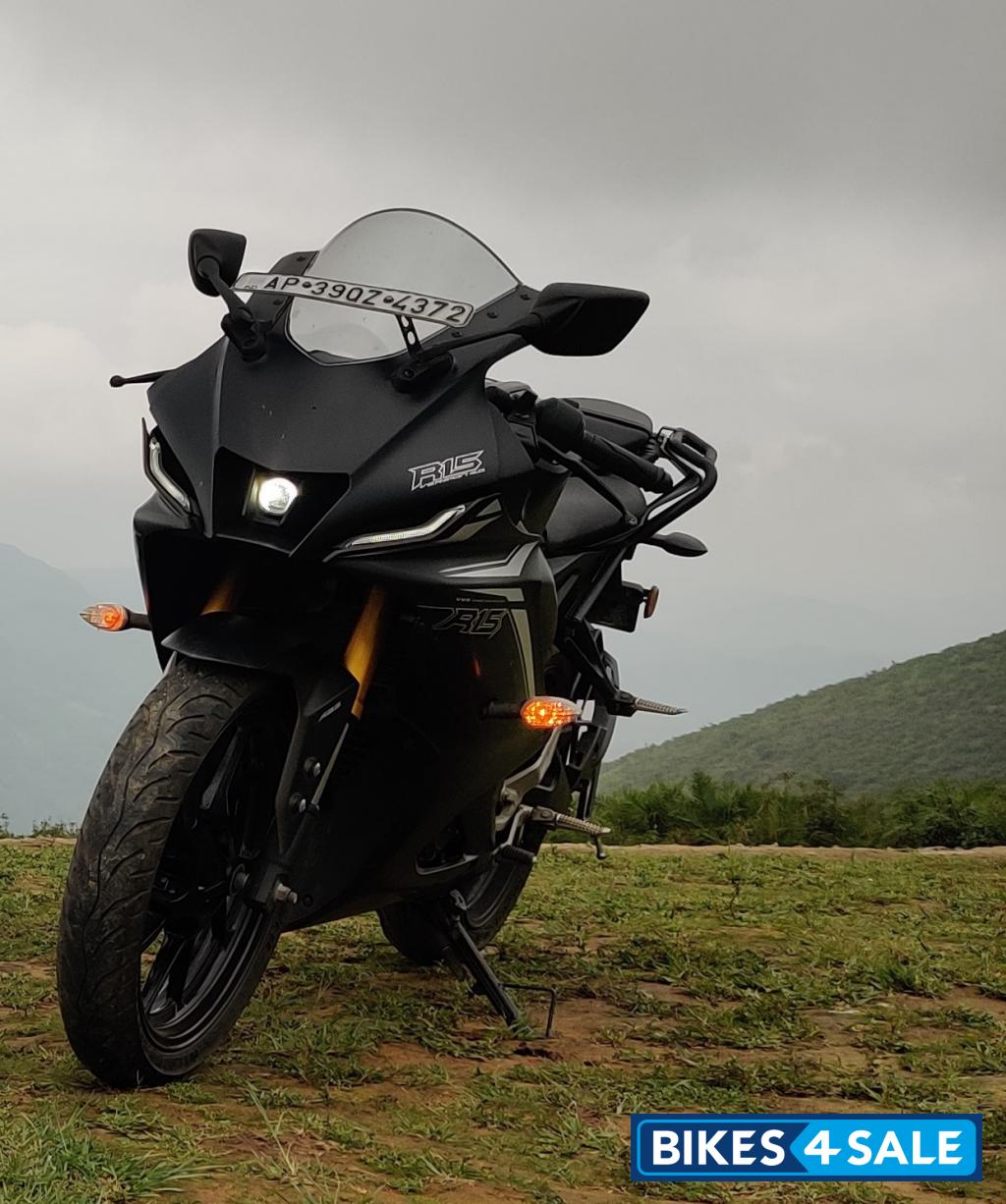 Yamaha R15 V4