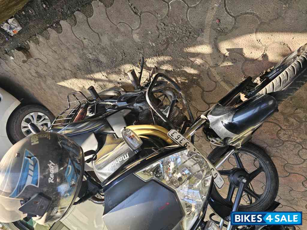 Black Mahindra Centuro