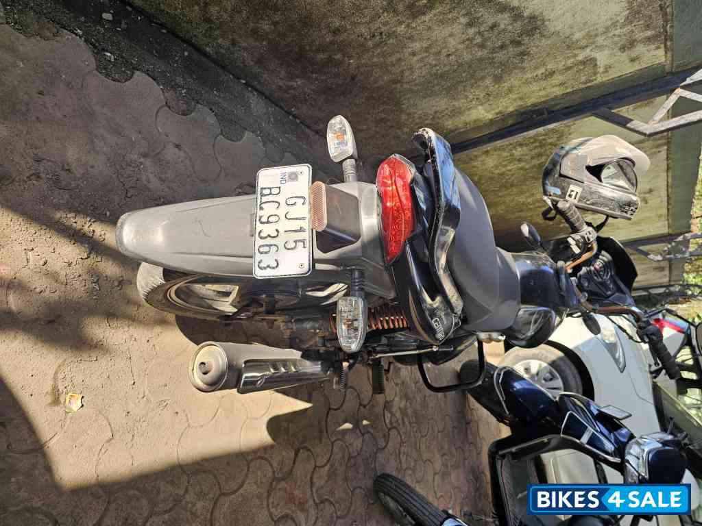 Black Mahindra Centuro