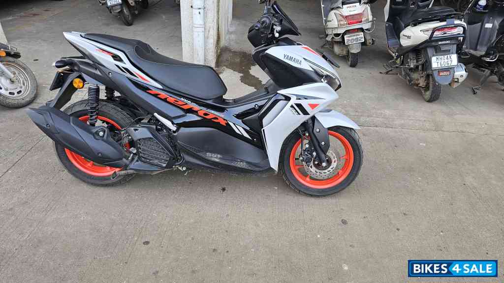 Matt Grey Orange Yamaha Aerox 155 Version S 2025